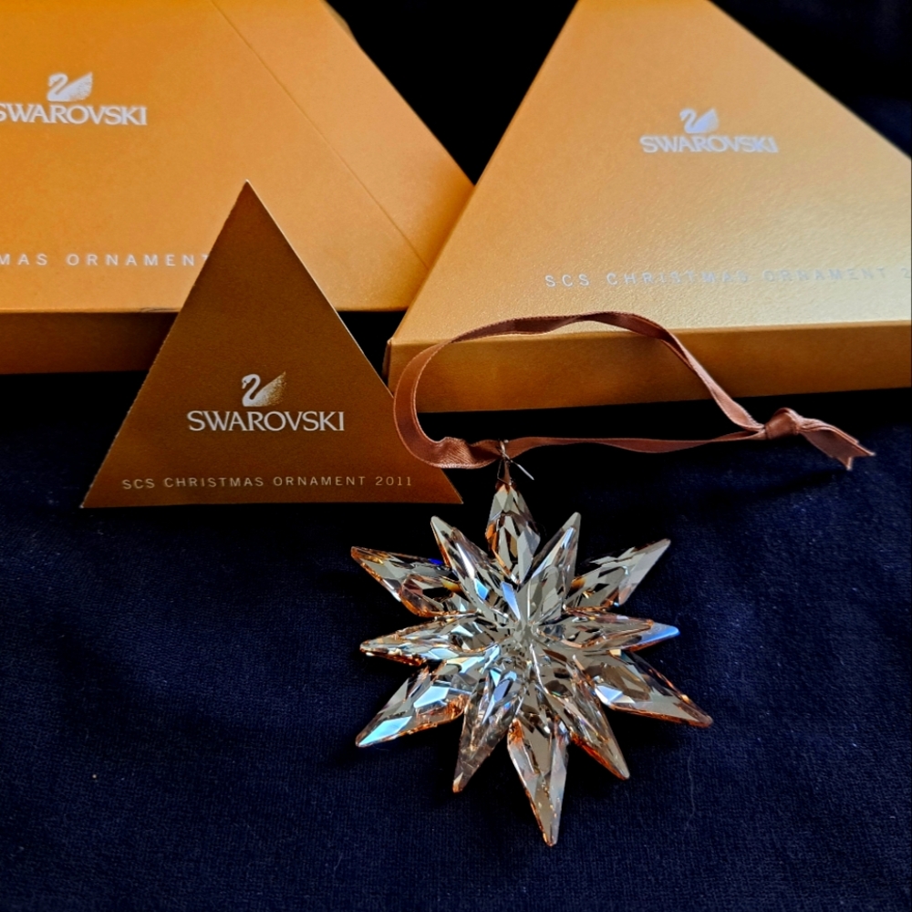 2011 Swarovski SCS Golden Crystal Star Ornament in box with C0A  never displayed